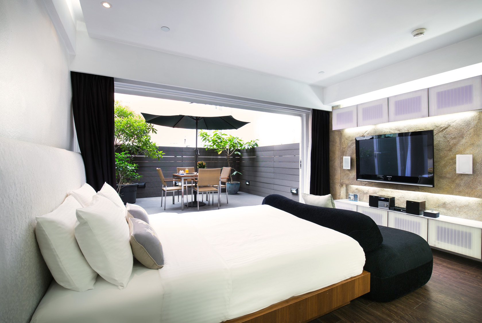 Garden Suite with exclusive Terrace at The V Wan Chai Serviced Apartment
